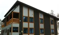 Hakuba Holiday House and Apartments 