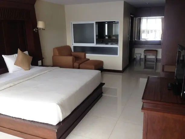 August Suites 