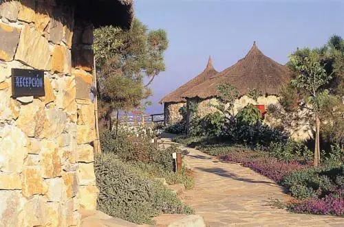 Hotel Selwo Lodge - Animal Park Tickets Included 