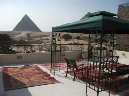 Pyramids View Inn 