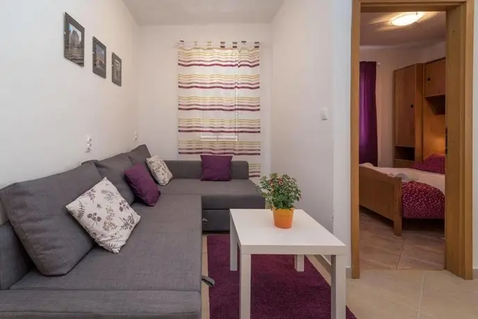 Apartments Vojin Okrug Gornji 