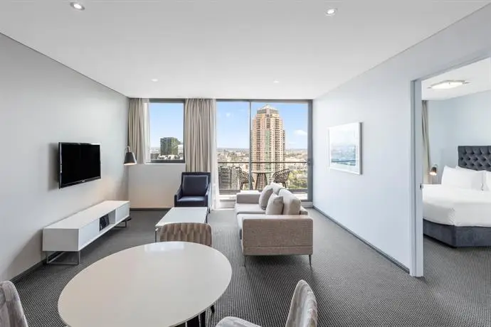 Meriton Suites Campbell Street 