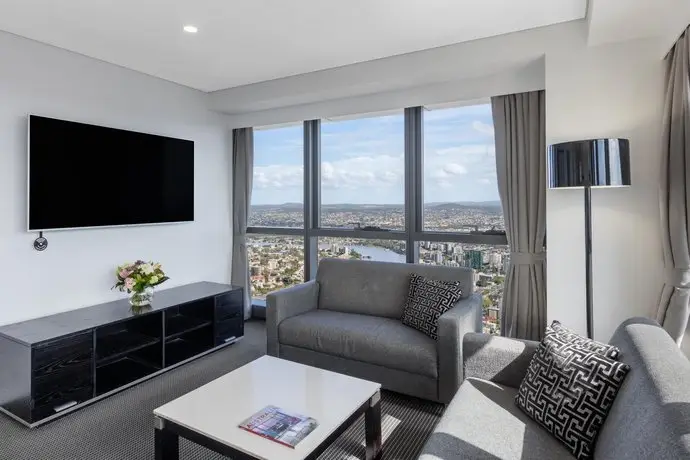 Meriton Suites Adelaide Street 