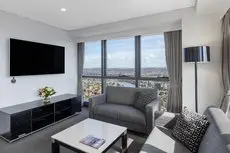 Meriton Suites Adelaide Street 