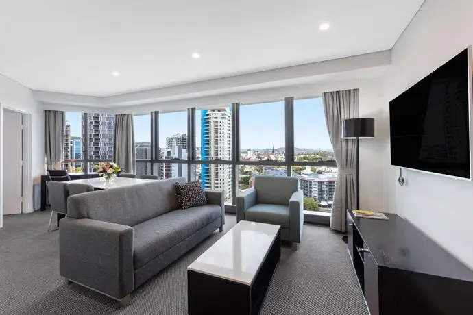 Meriton Suites Adelaide Street 