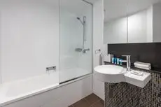 Meriton Suites Adelaide Street 