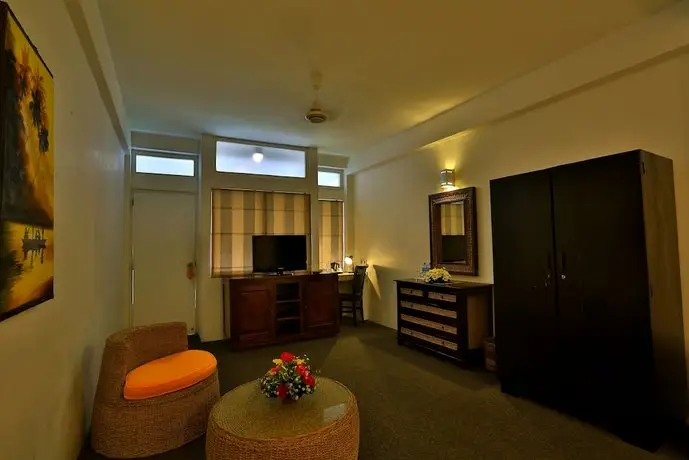 St Lachlan Hotel & Suites 