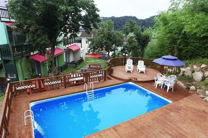 Bellus-Rose Pension Gyeongju 