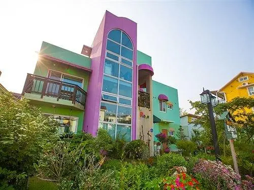 Bellus-Rose Pension Gyeongju 