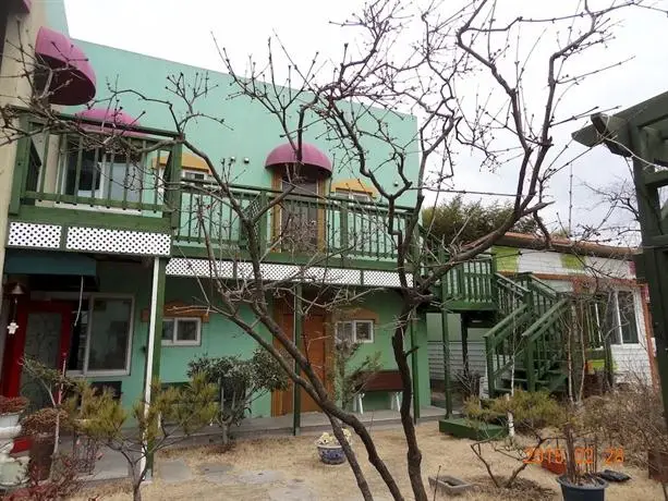 Bellus-Rose Pension Gyeongju 