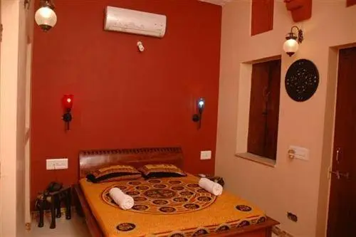 Hem Guest House 