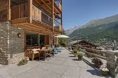 Mountain Exposure Luxury Chalets & Apartments 