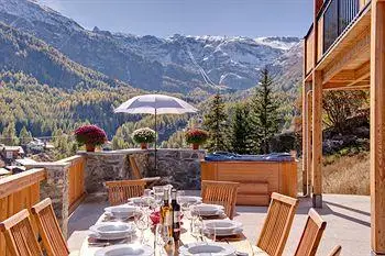 Mountain Exposure Luxury Chalets & Apartments 