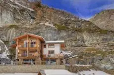 Mountain Exposure Luxury Chalets & Apartments 