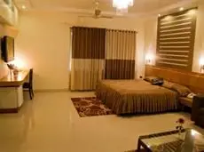 Vishwaratna Hotel 