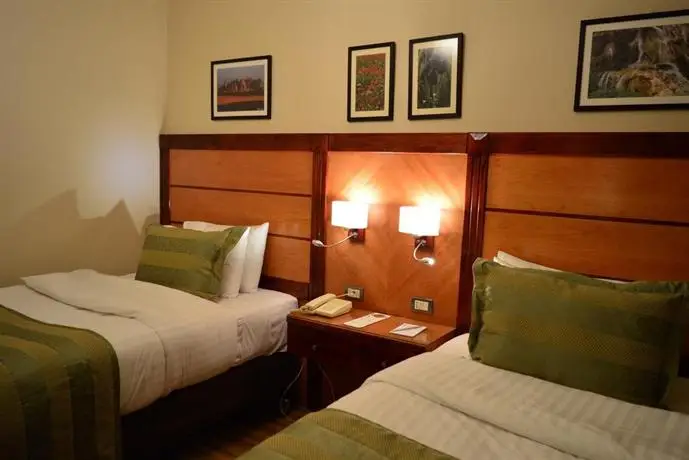 Comfort Hotel Suites