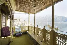 Comfy Royal Dandoo Palace - House Boat 