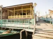 Comfy Royal Dandoo Palace - House Boat 