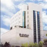 B Station Hotel 