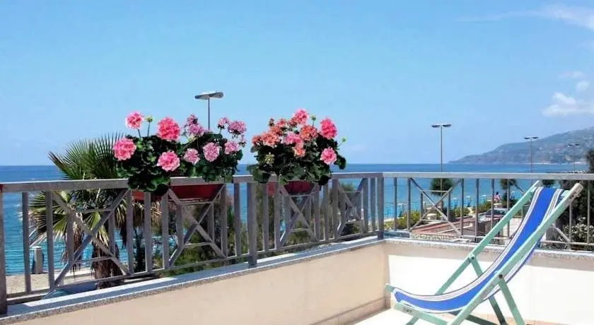 Sea Garden Hotel Acquappesa 