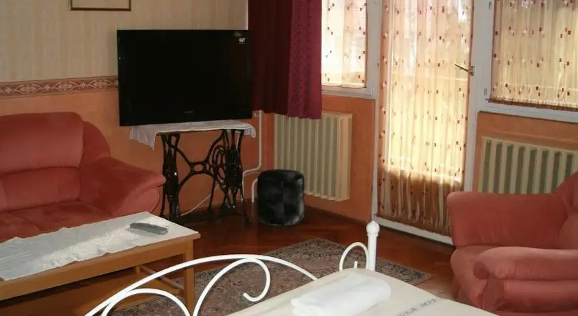 Arpad-haz Apartmanok 