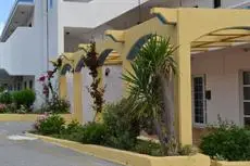 Karavos Hotel Apartments 