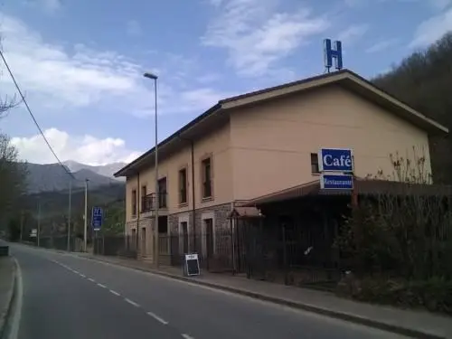 Hotel Ribera del Chicu 