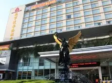 Master Huaqiao Hotel 