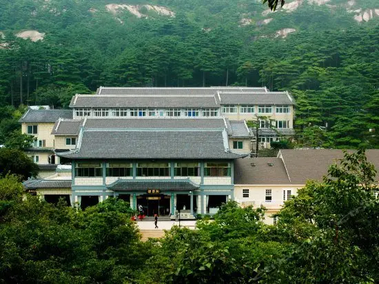 Huangshan Paiyunlou Hotel