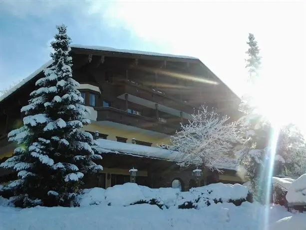 Alpenhotel Kitzbuhel am Schwarzsee 