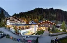 Habachklause Baby- und Kinderhotel Bauernhof Resort 