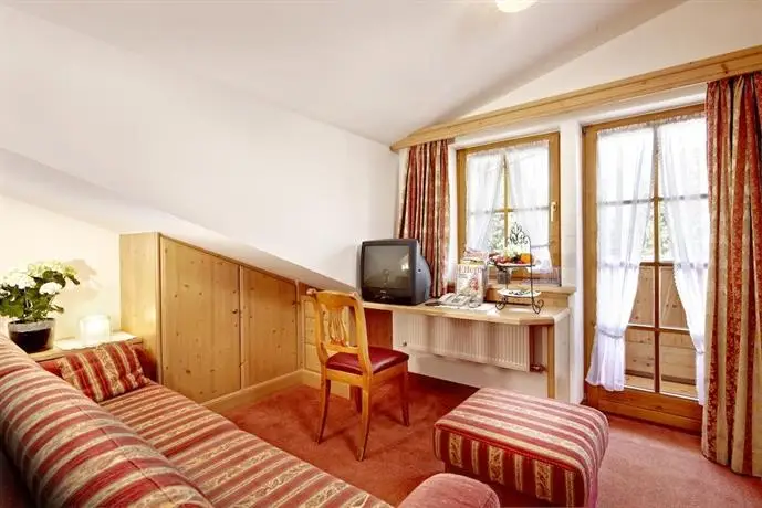 Habachklause Baby- und Kinderhotel Bauernhof Resort 