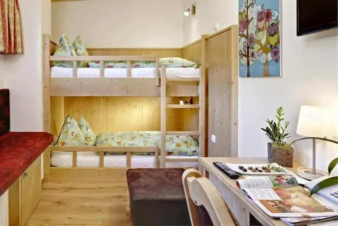 Habachklause Baby- und Kinderhotel Bauernhof Resort 