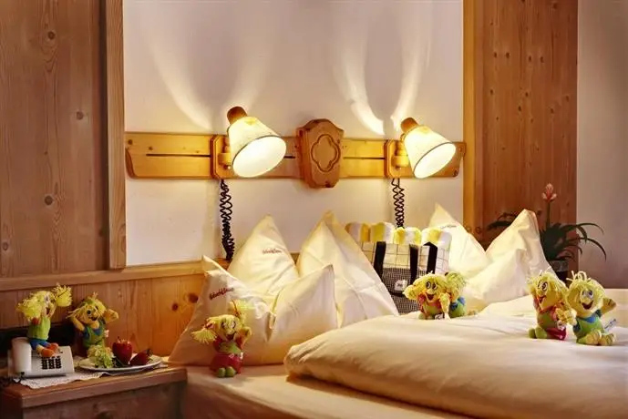 Habachklause Baby- und Kinderhotel Bauernhof Resort 