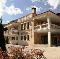 Dryades Hotel 