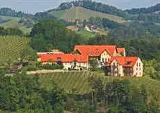 Sattlerhof Geniesserhotel & Weingut 