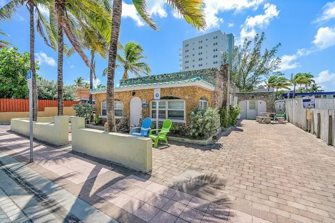 Hollywood Beachside Boutique Suite 