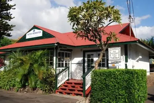 Lahaina Last Resort Hostel 