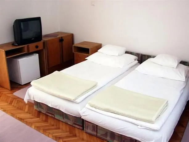 CE Napfeny Hotel 