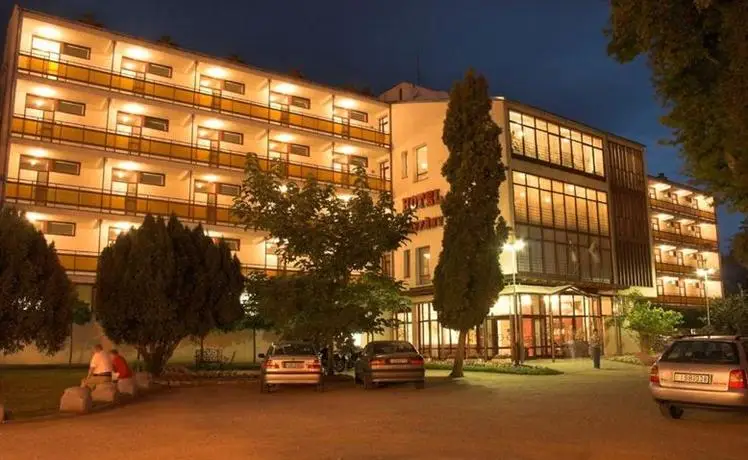 CE Napfeny Hotel 