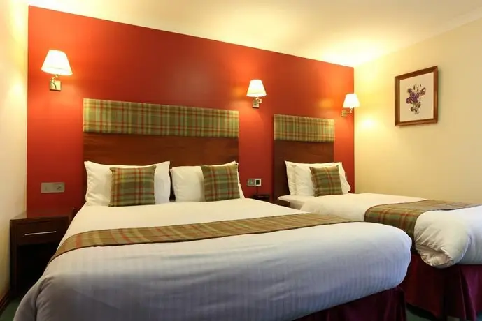 Clan Macduff Hotel 