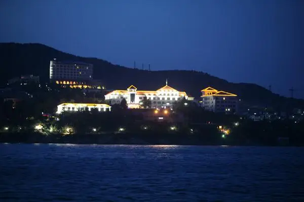 Dong Shan Hotel 