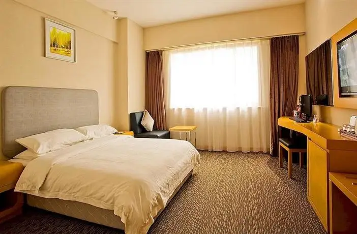 Yichang Golden Lion Hotel 