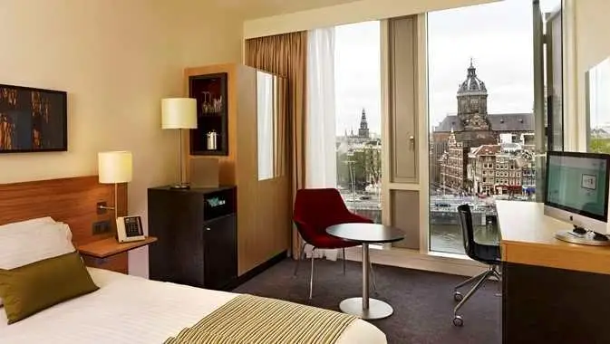 DoubleTree by Hilton Amsterdam Centraal Station 