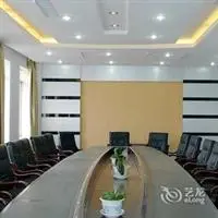 Pingfeng Hotel 