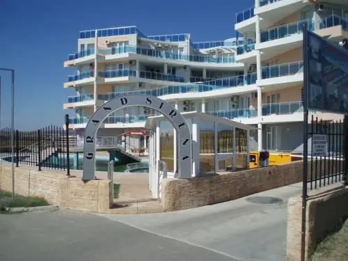 Grand Sirena Apartments 