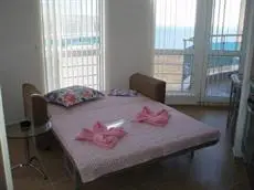 Grand Sirena Apartments 