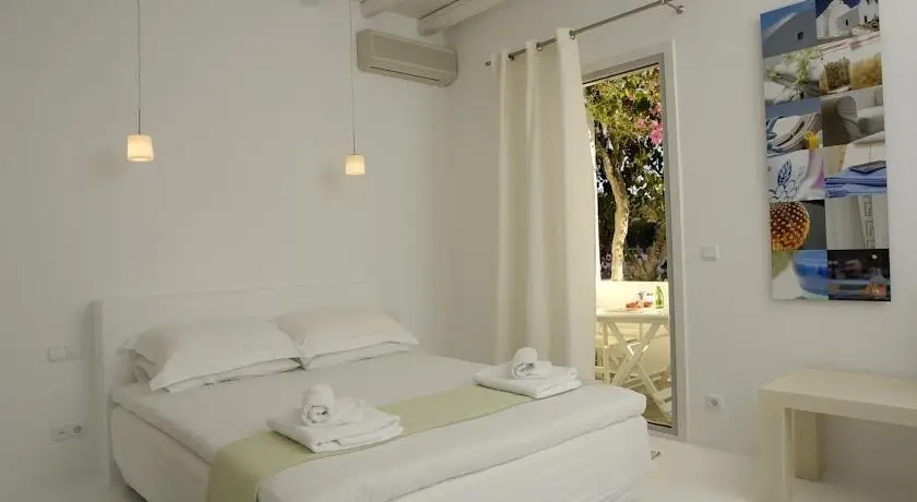 Kapetan Tasos Suites 