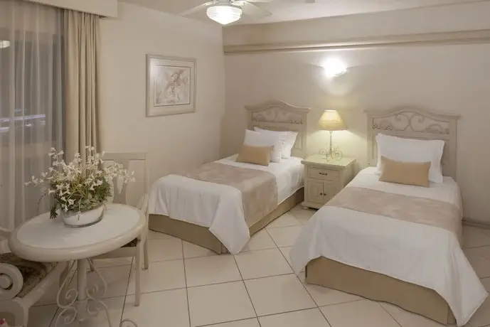 Hotel & Suites Quinta Magna 