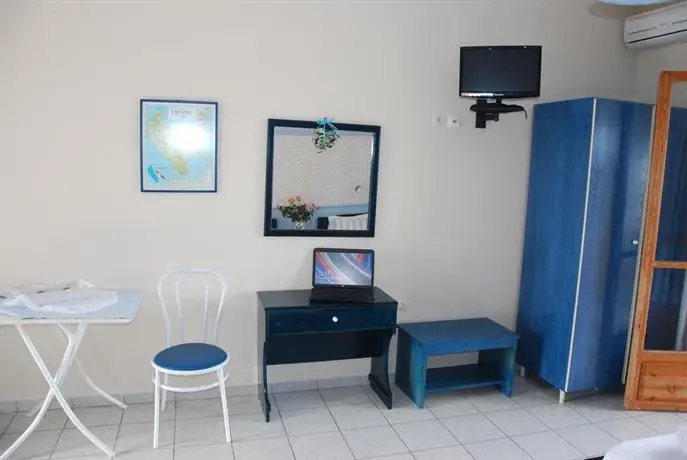 Kavos Psarou Studios & Apartments